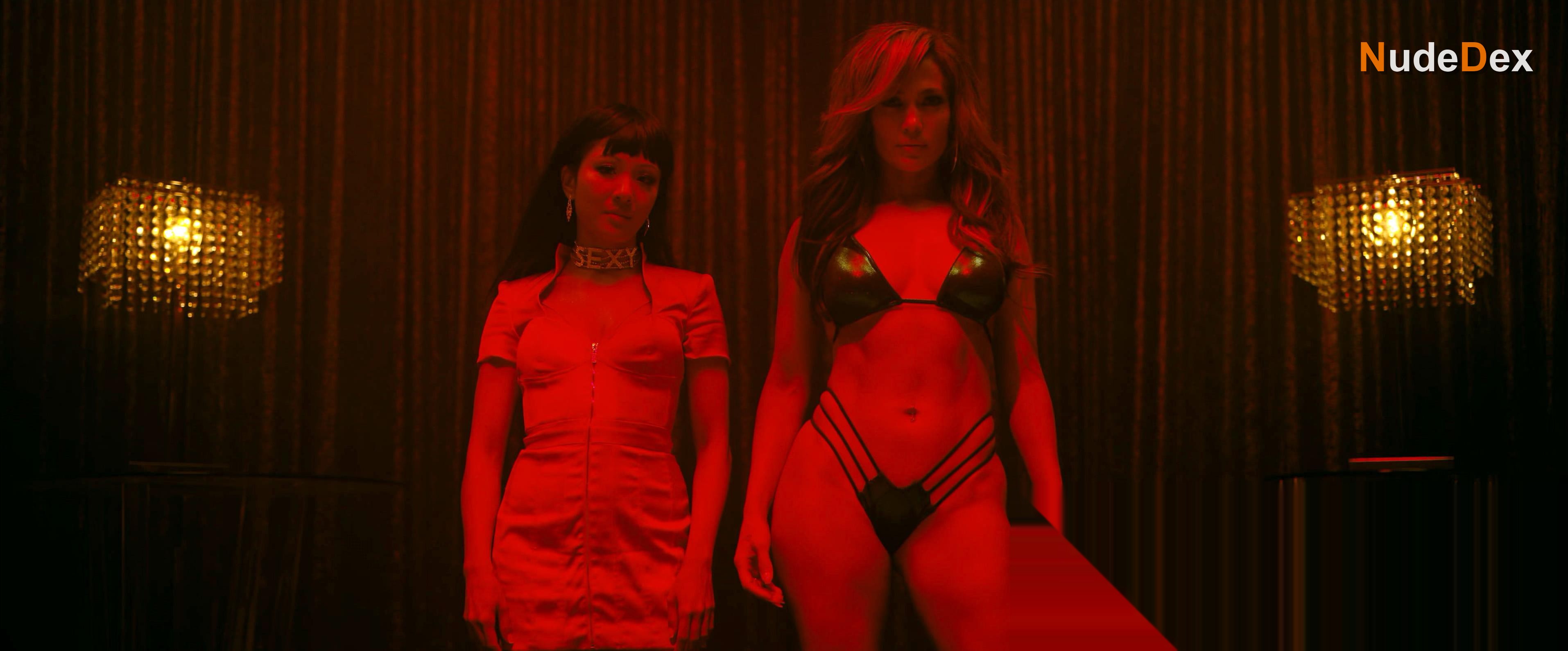 Jennifer Lopez in Hustlers, photo 2