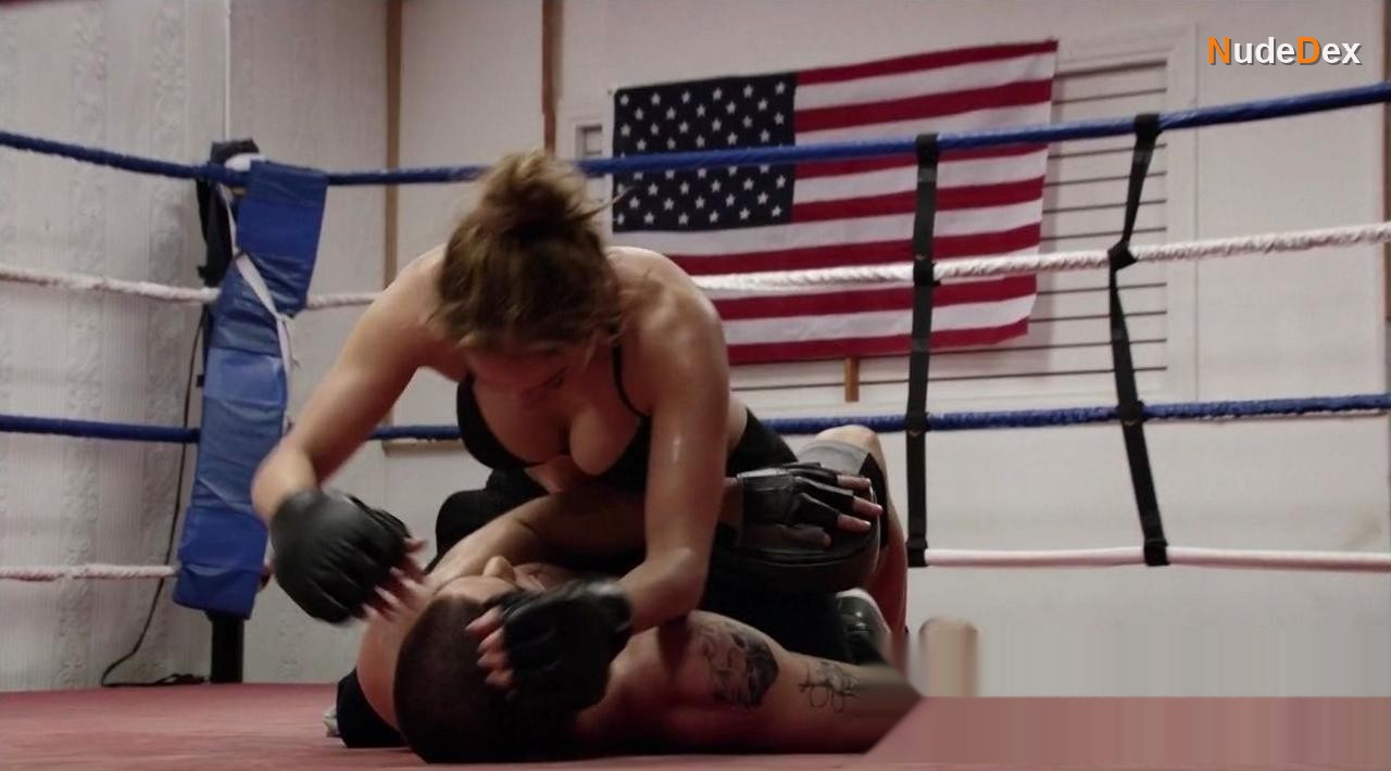 Jennifer Lopez in Shades Of Blue, photo 3