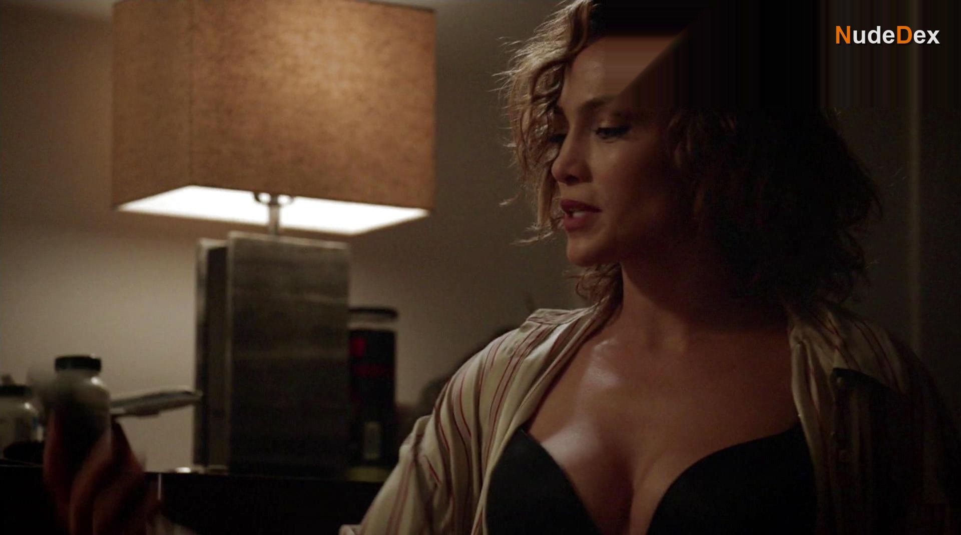 Jennifer Lopez in Shades Of Blue, photo 7