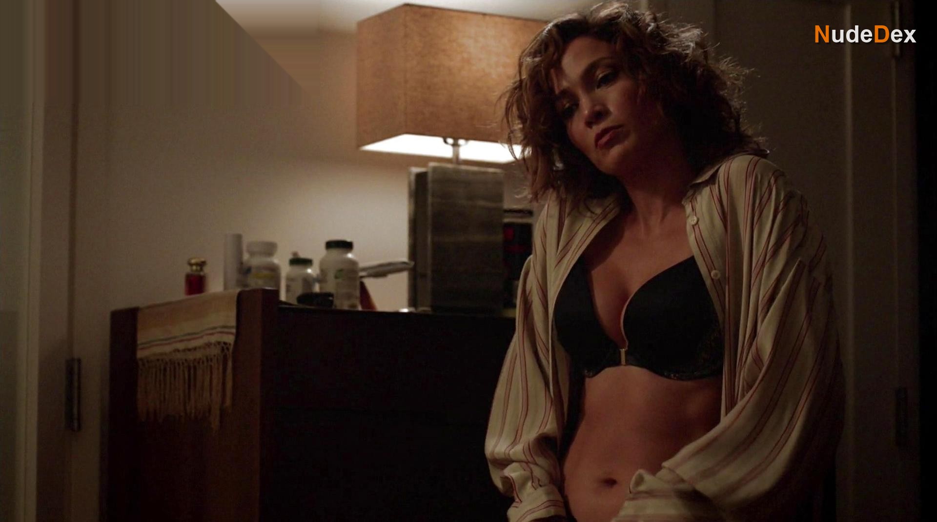 Jennifer Lopez in Shades Of Blue, photo 8