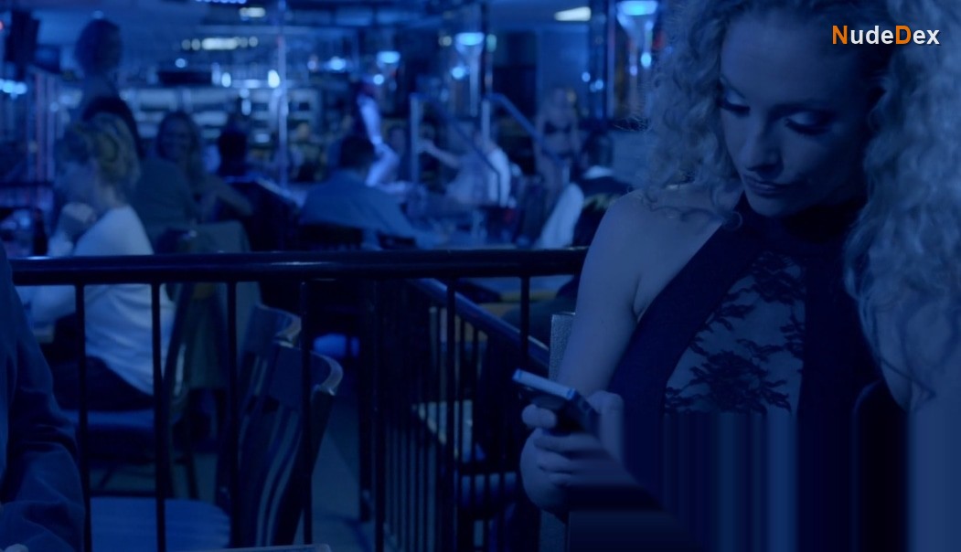 Jennifer Mote in The Psycho She Met Online, photo 8