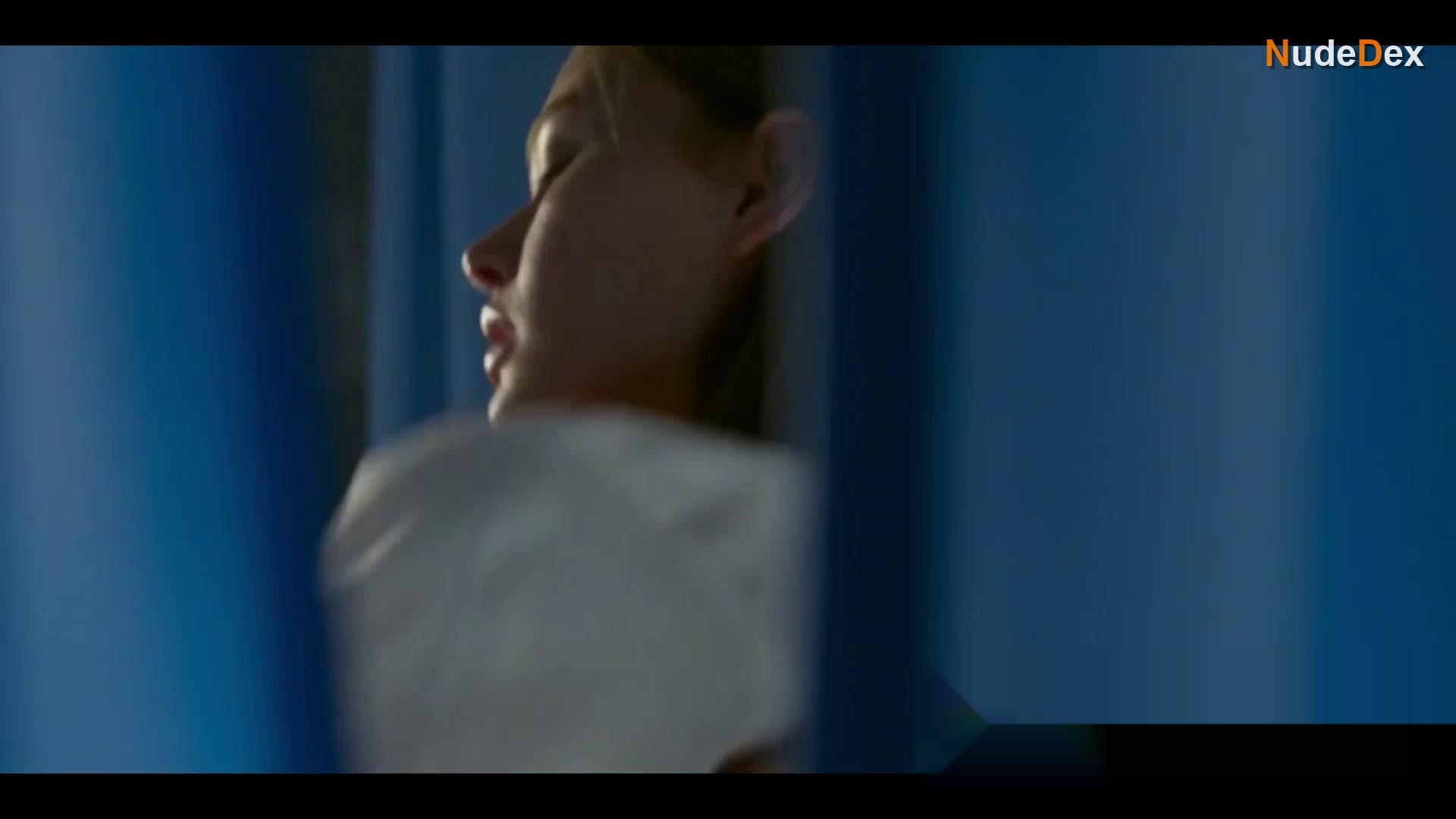 Jessica Alexander in Fallen, photo 1