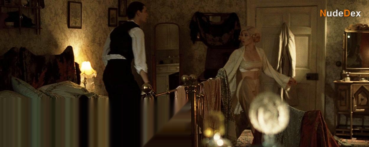 Jessica Biel in Easy Virtue, photo 1