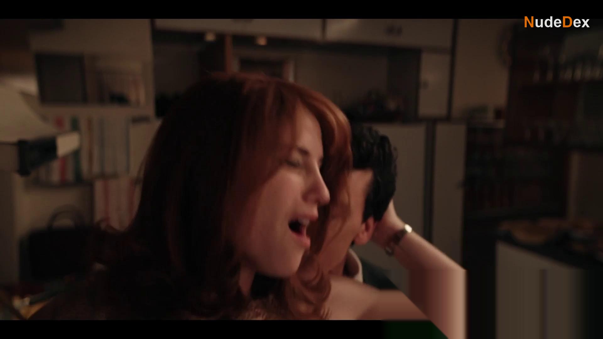Jessica De Gouw in Ladies In Black, photo 2