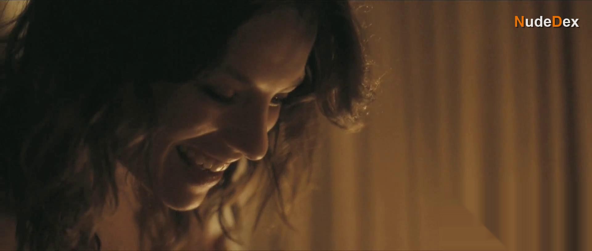 Jessica De Gouw in Sunny Nights, photo 5