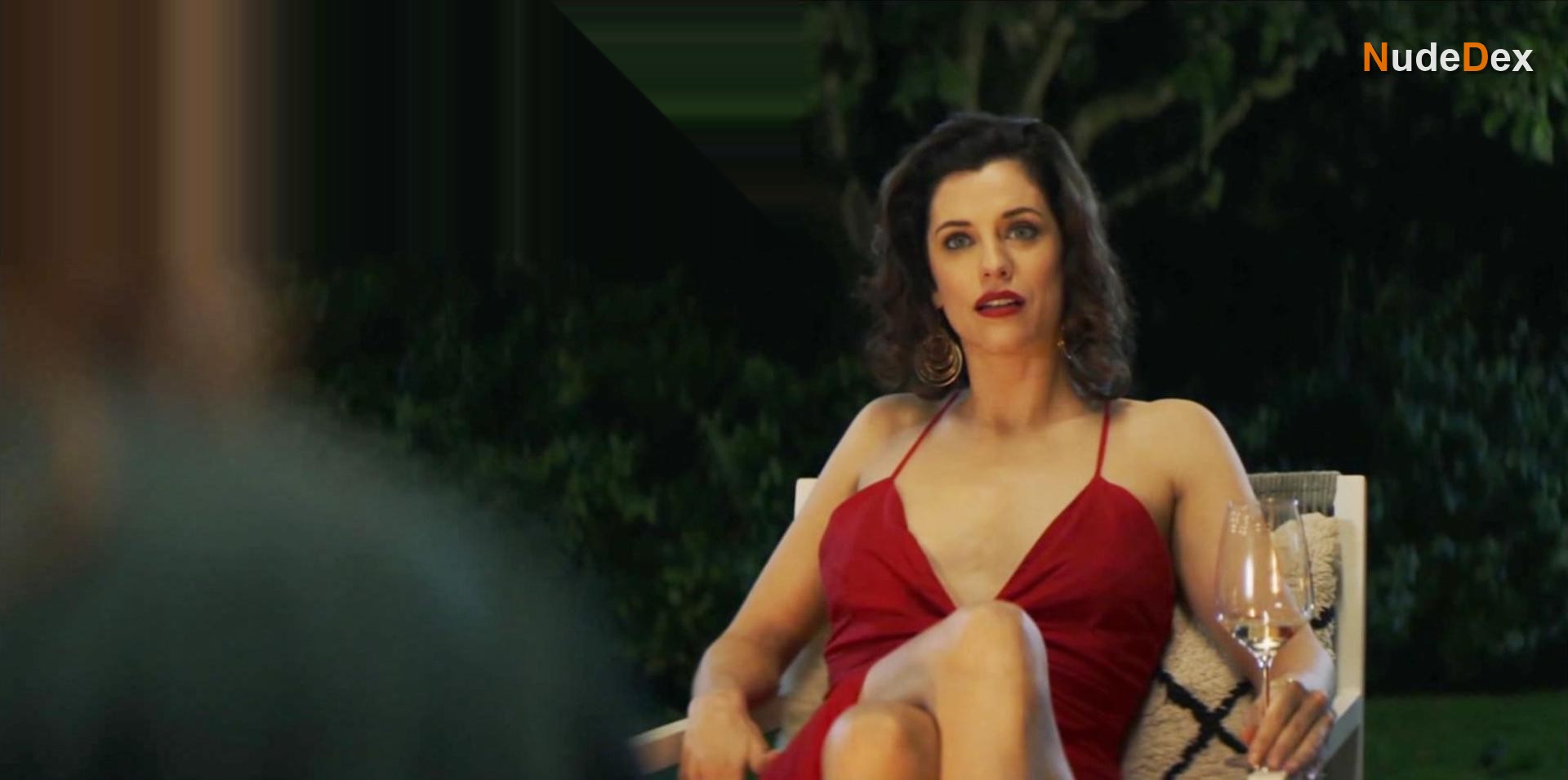 Jessica De Gouw in The Couple Next Door, photo 4
