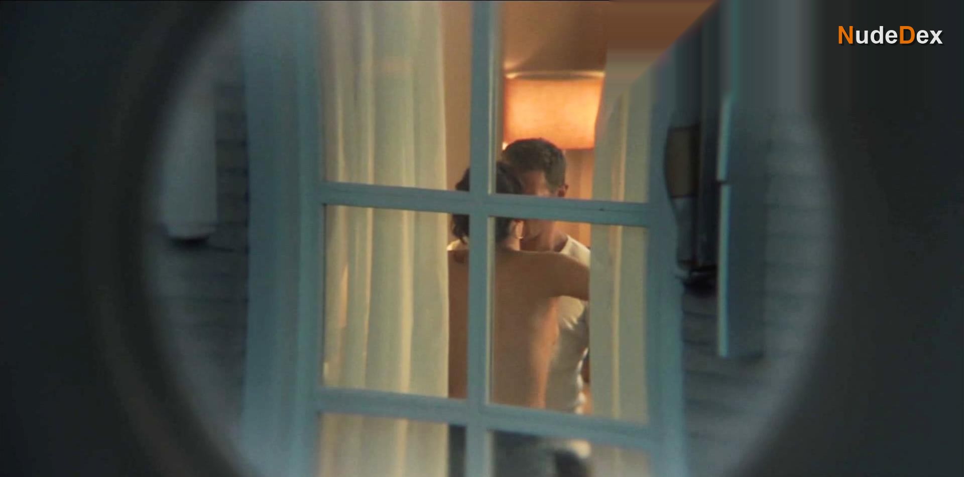 Jessica De Gouw in The Couple Next Door, photo 8