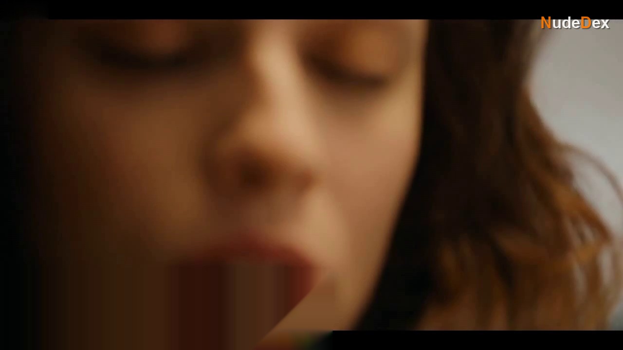 Jessica De Gouw in The Secrets She Keeps, photo 6