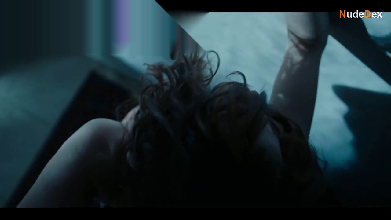 Jessica De Gouw in The Secrets She Keeps, photo 7