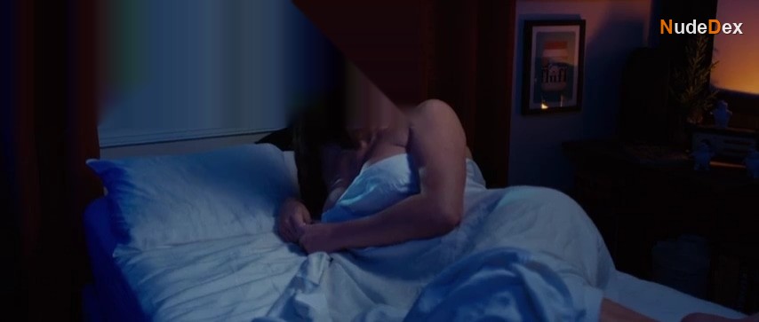 Jessica Ferguson in The Vampire Next Door, photo 6