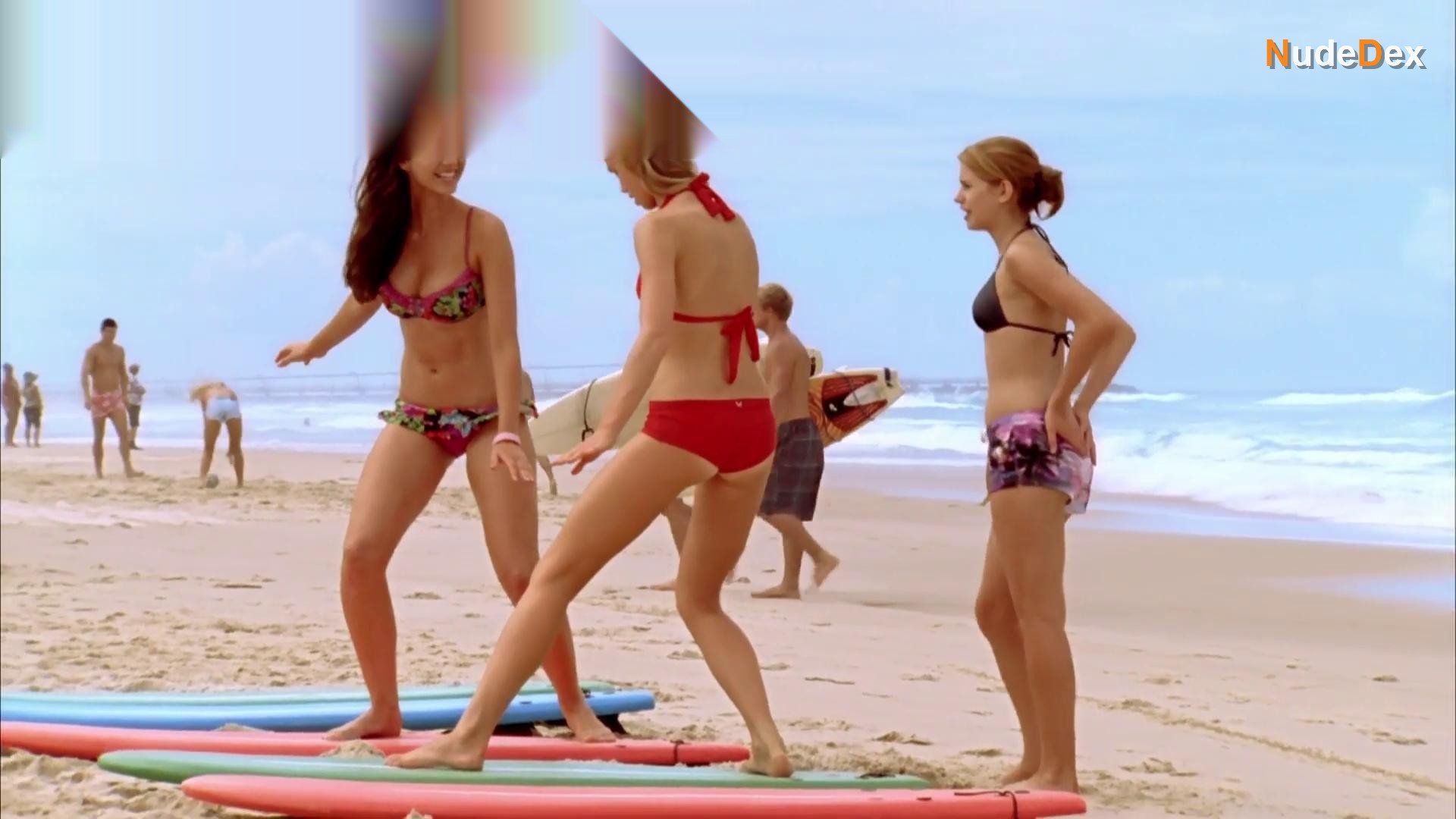 Jessica Green in Alien Surf Girls, photo 3