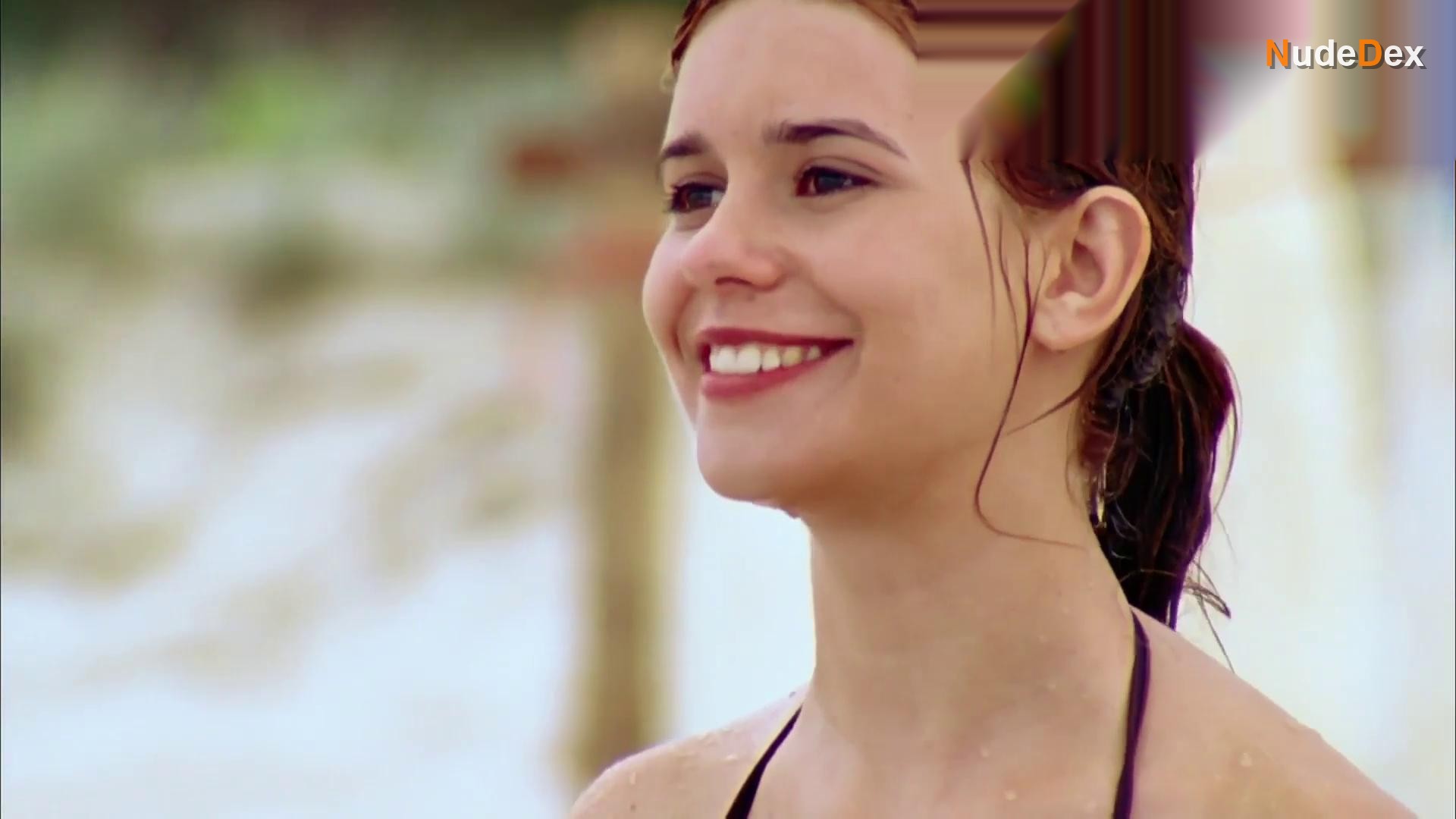 Jessica Green in Alien Surf Girls, photo 9