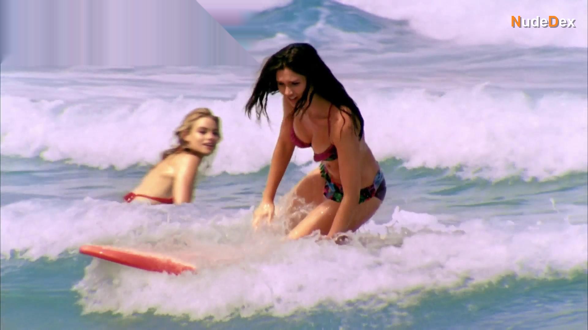 Jessica Green in Alien Surf Girls, photo 16