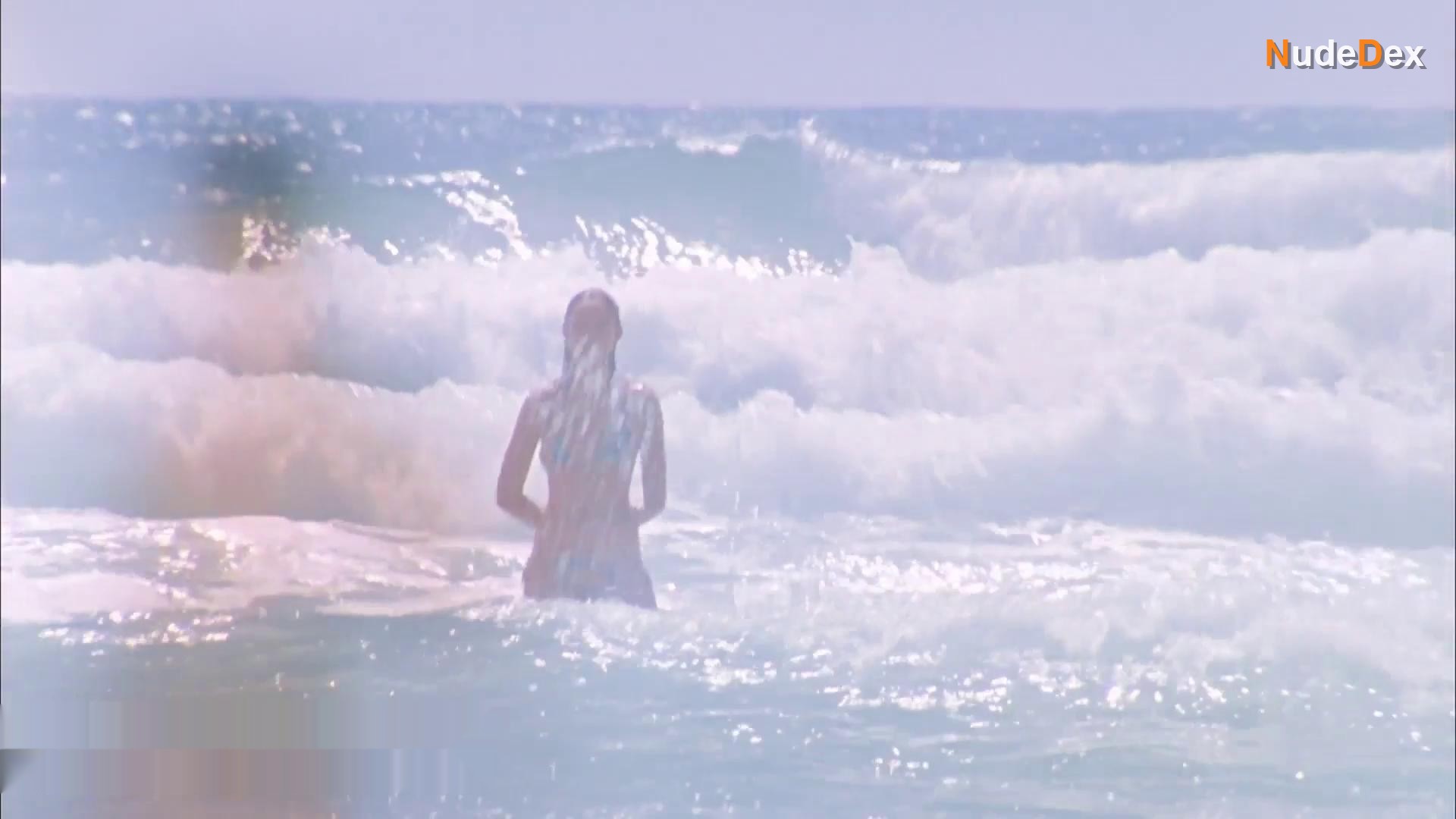 Jessica Green in Alien Surf Girls, photo 17