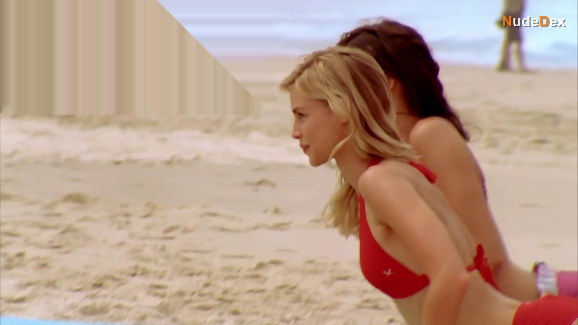 Jessica Green in Alien Surf Girls, photo 36