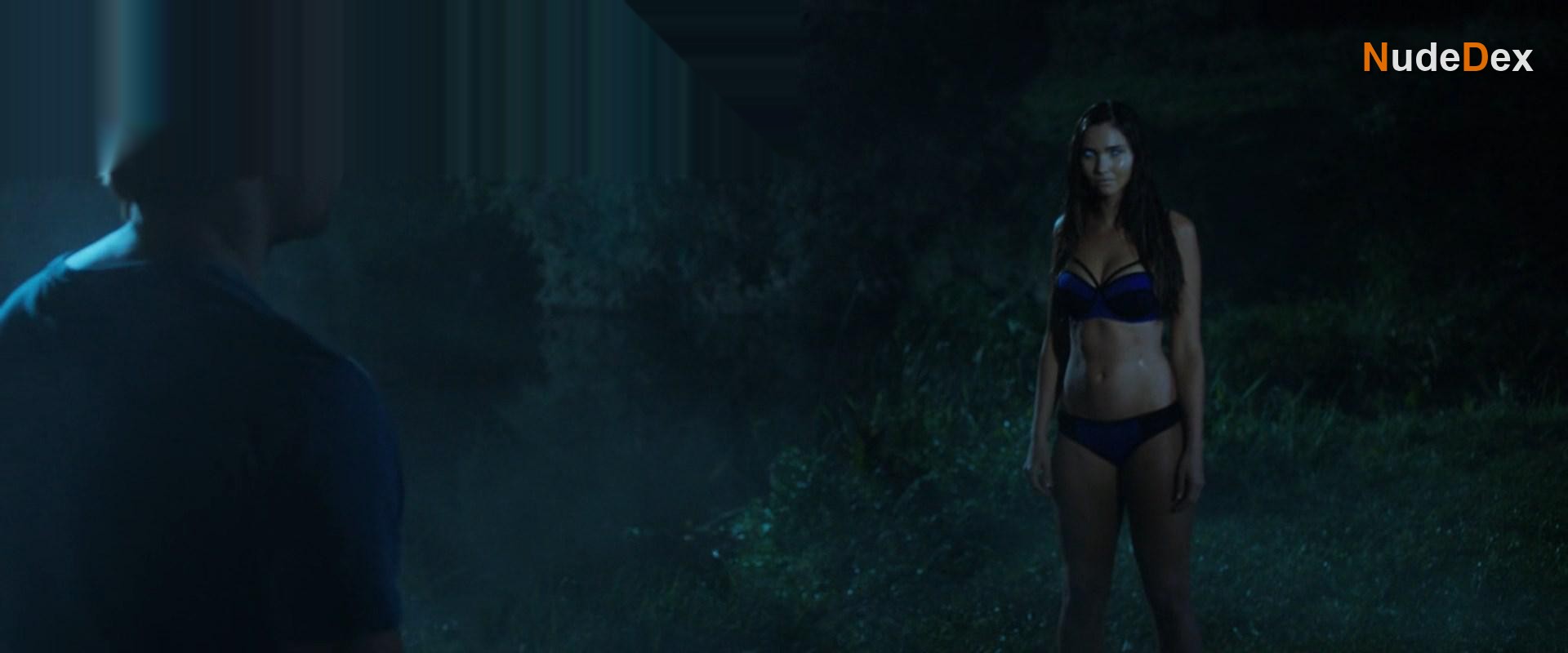 Jessica Green in Red Billabong, photo 2