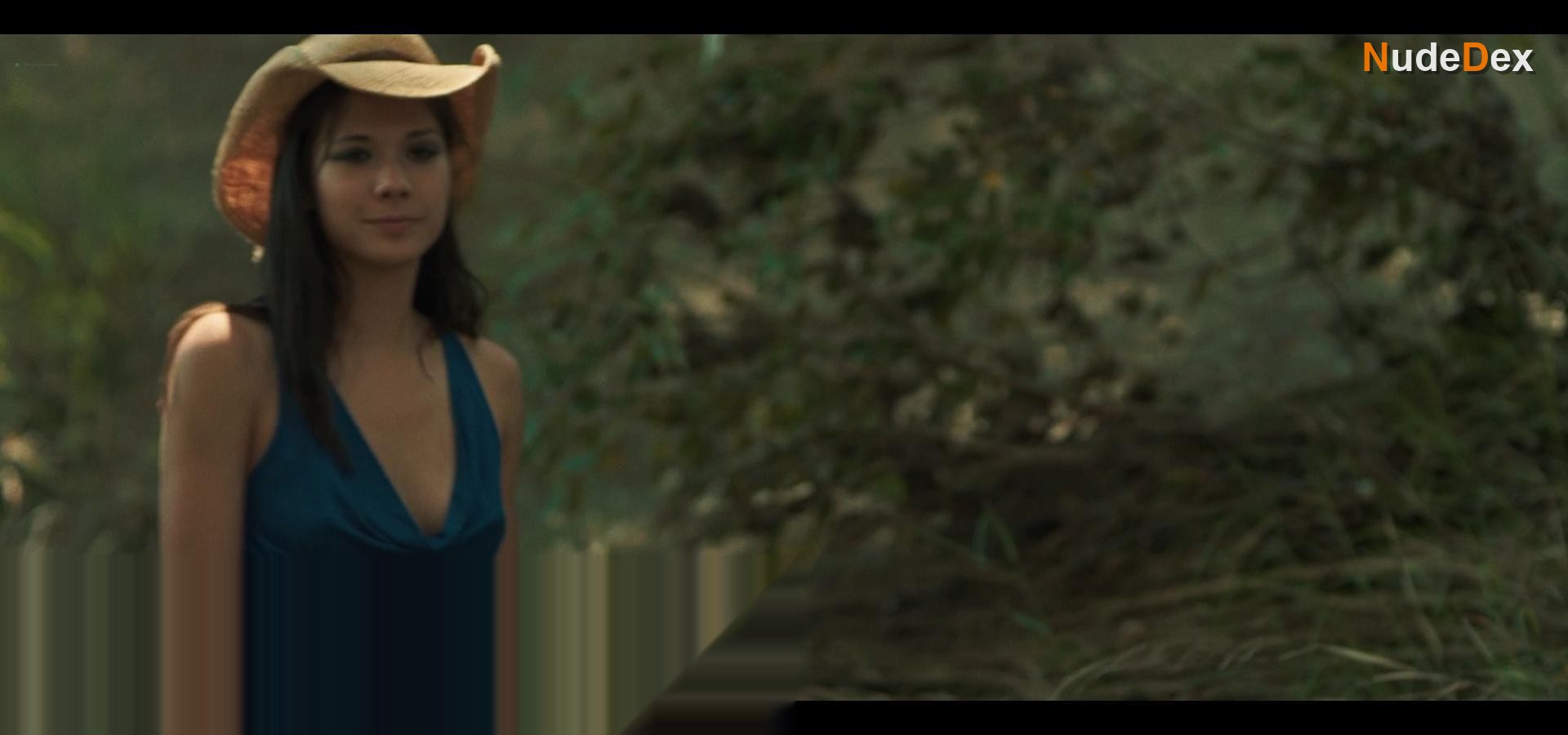 Jessica Jade Andres in Malibu Road, photo 1
