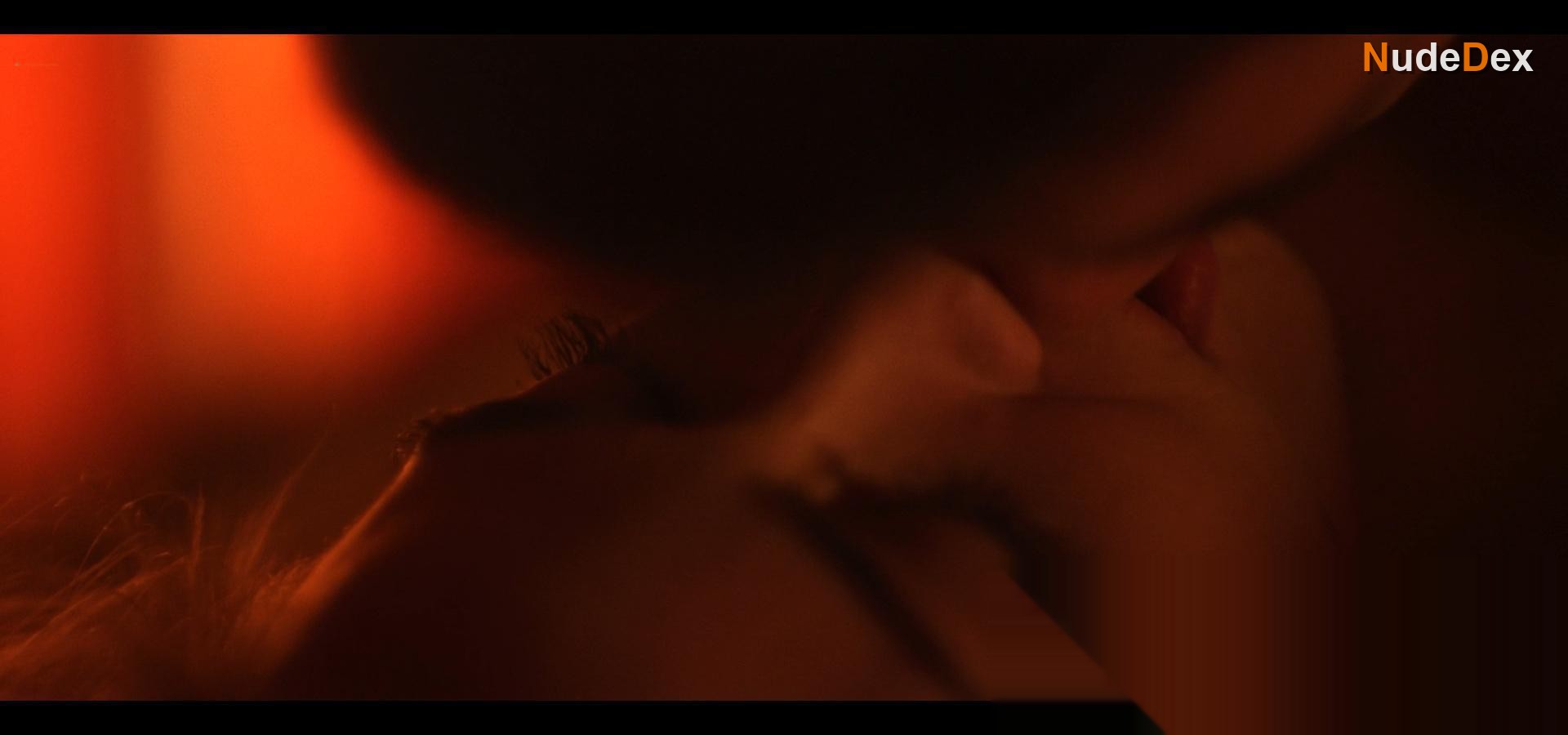 Jessica Jade Andres in Malibu Road, photo 2