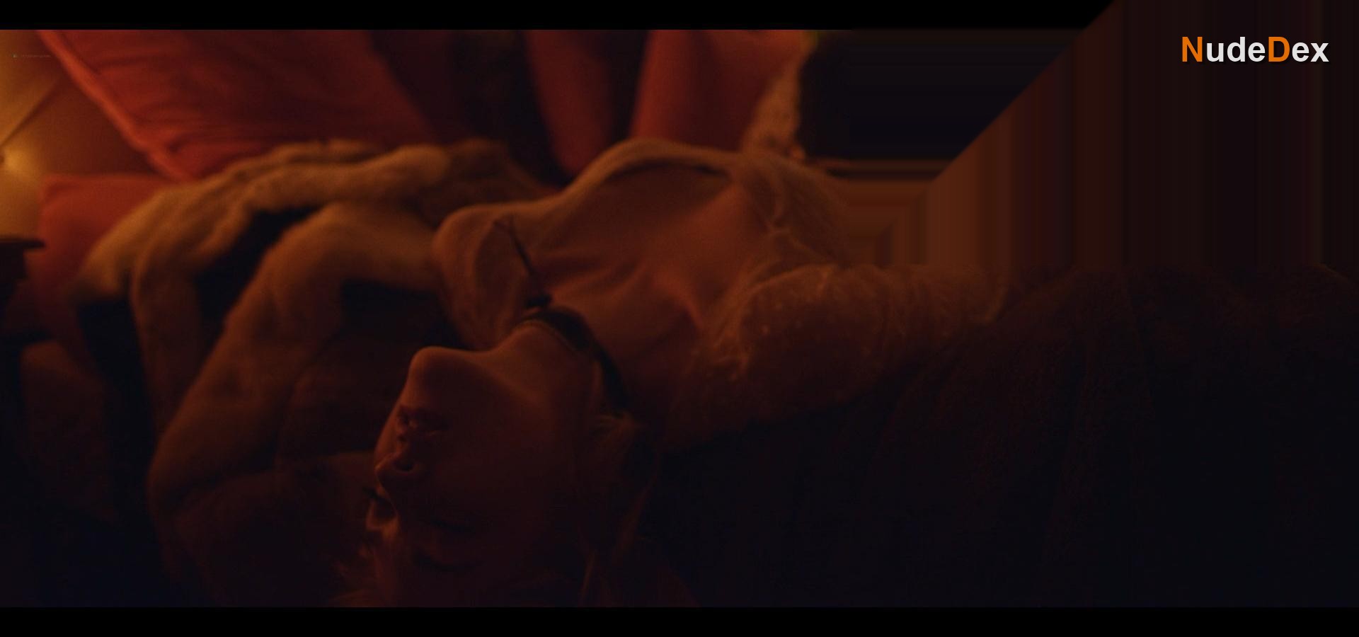 Jessica Jade Andres in Malibu Road, photo 10
