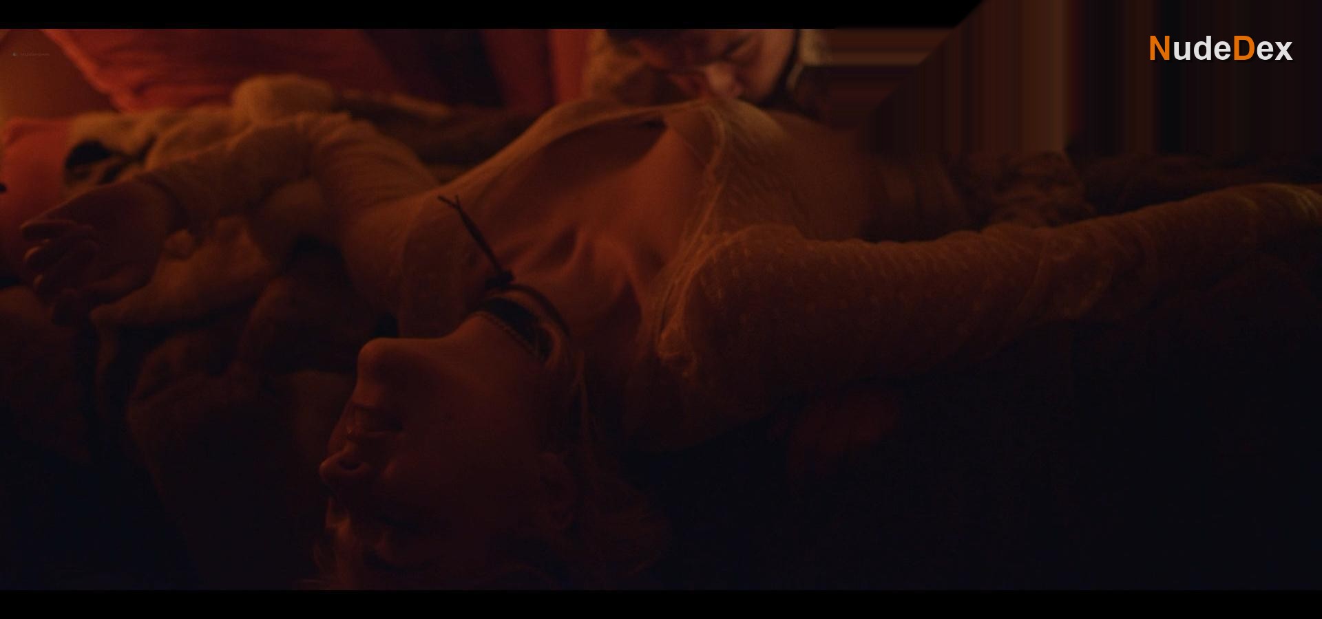 Jessica Jade Andres in Malibu Road, photo 14
