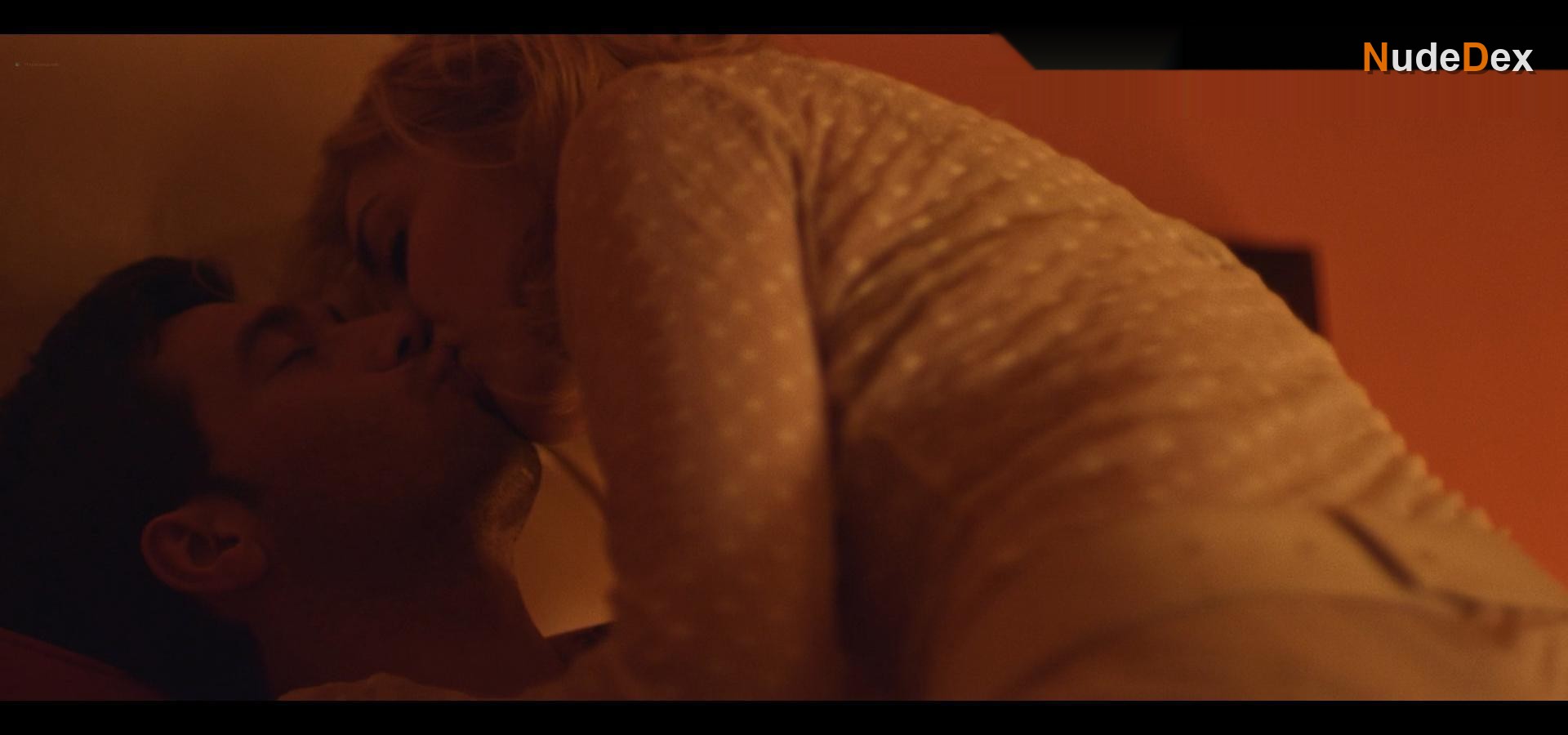 Jessica Jade Andres in Malibu Road, photo 19