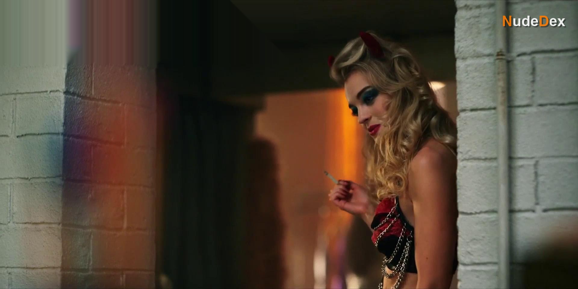 Minx in Minx, photo 1