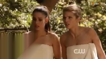 Jessica Lowndes in 90210, photo 6