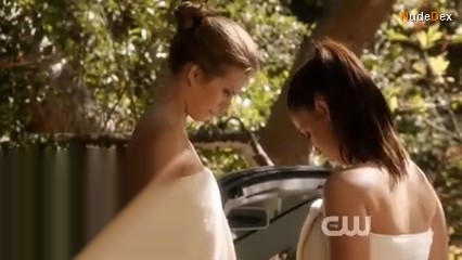 Jessica Lowndes in 90210, photo 8
