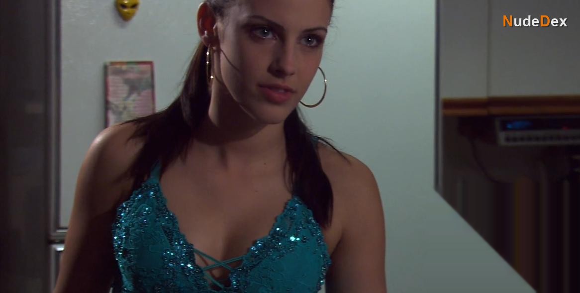Jessica Lowndes in To Have And To Hold, photo 3