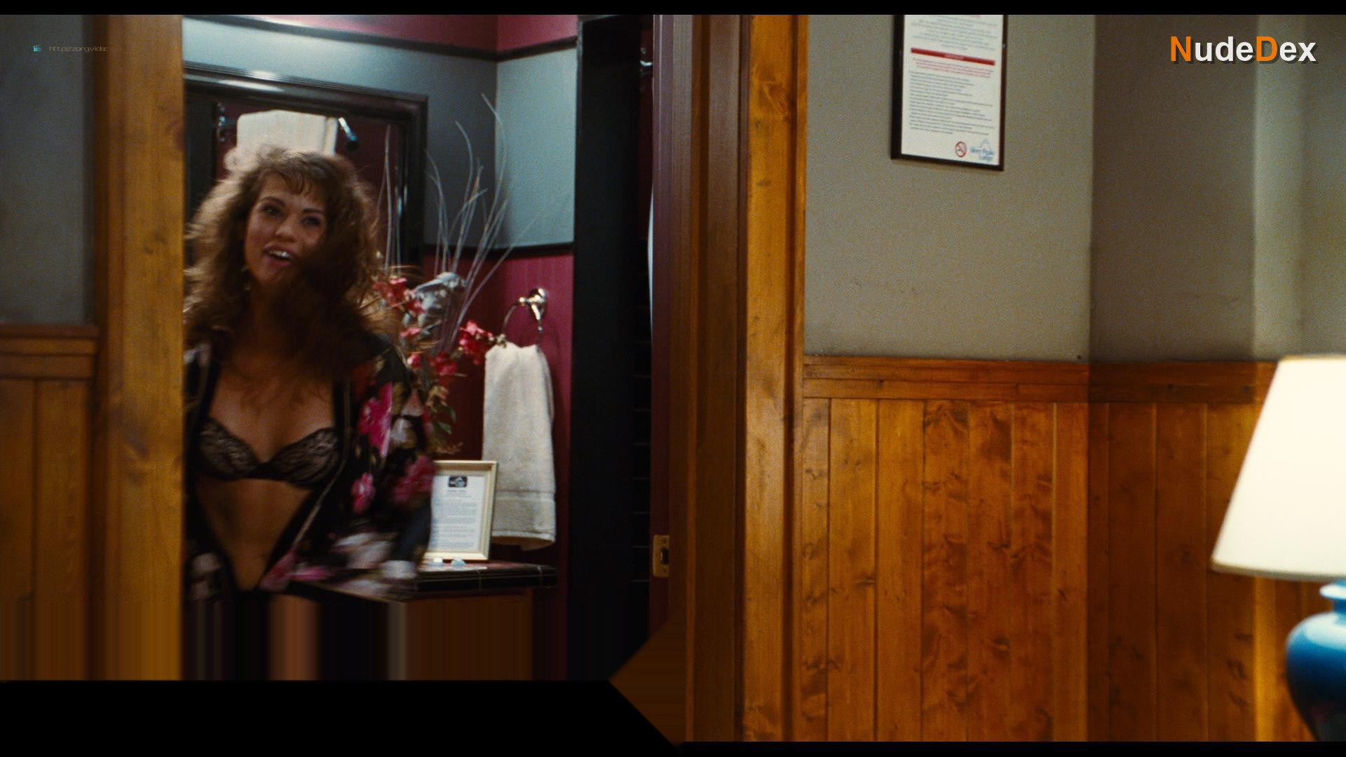 Jessica Pare in Hot Tub Time Machine, photo 6