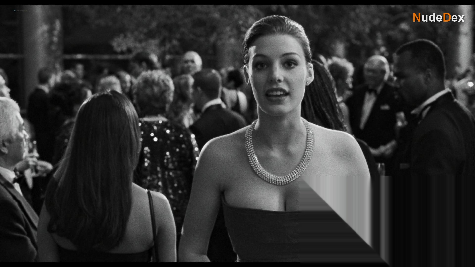 Jessica Pare in Stardom, photo 1