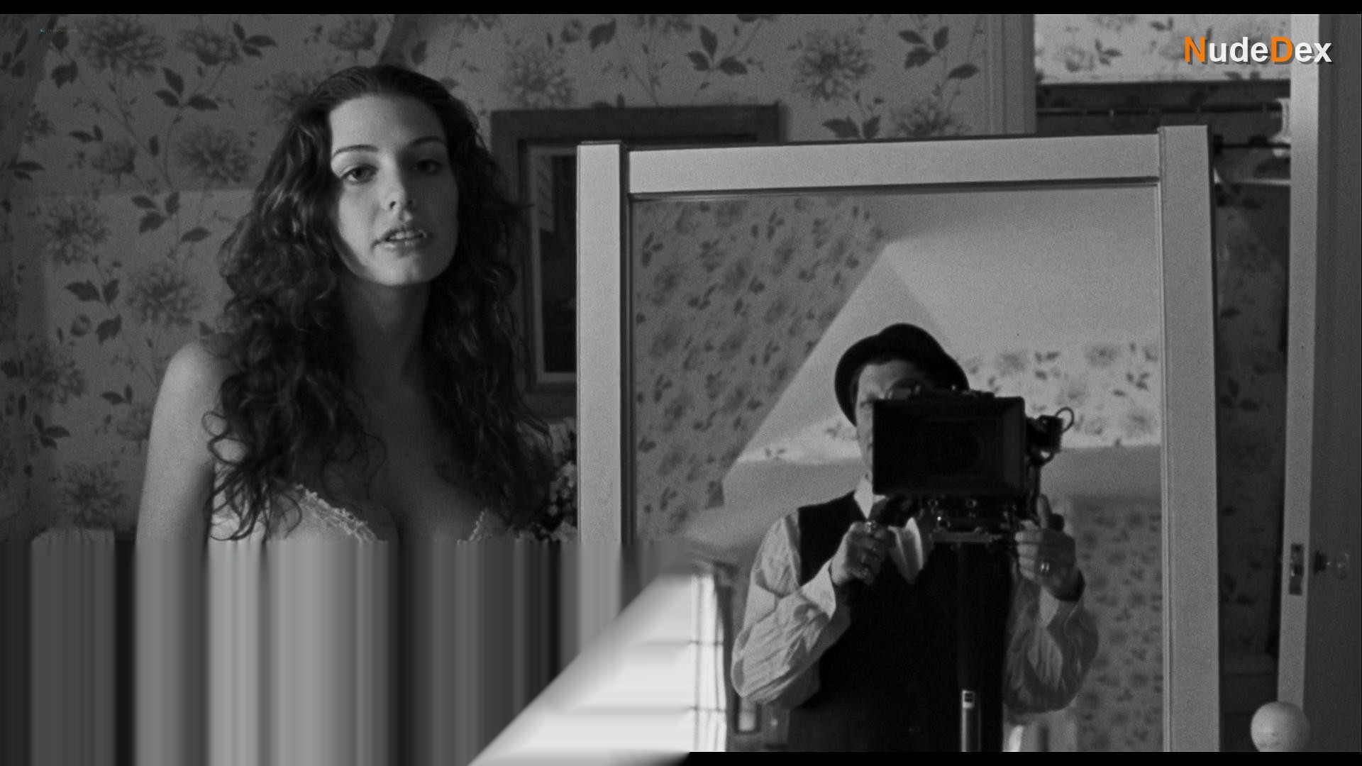 Jessica Pare in Stardom, photo 2