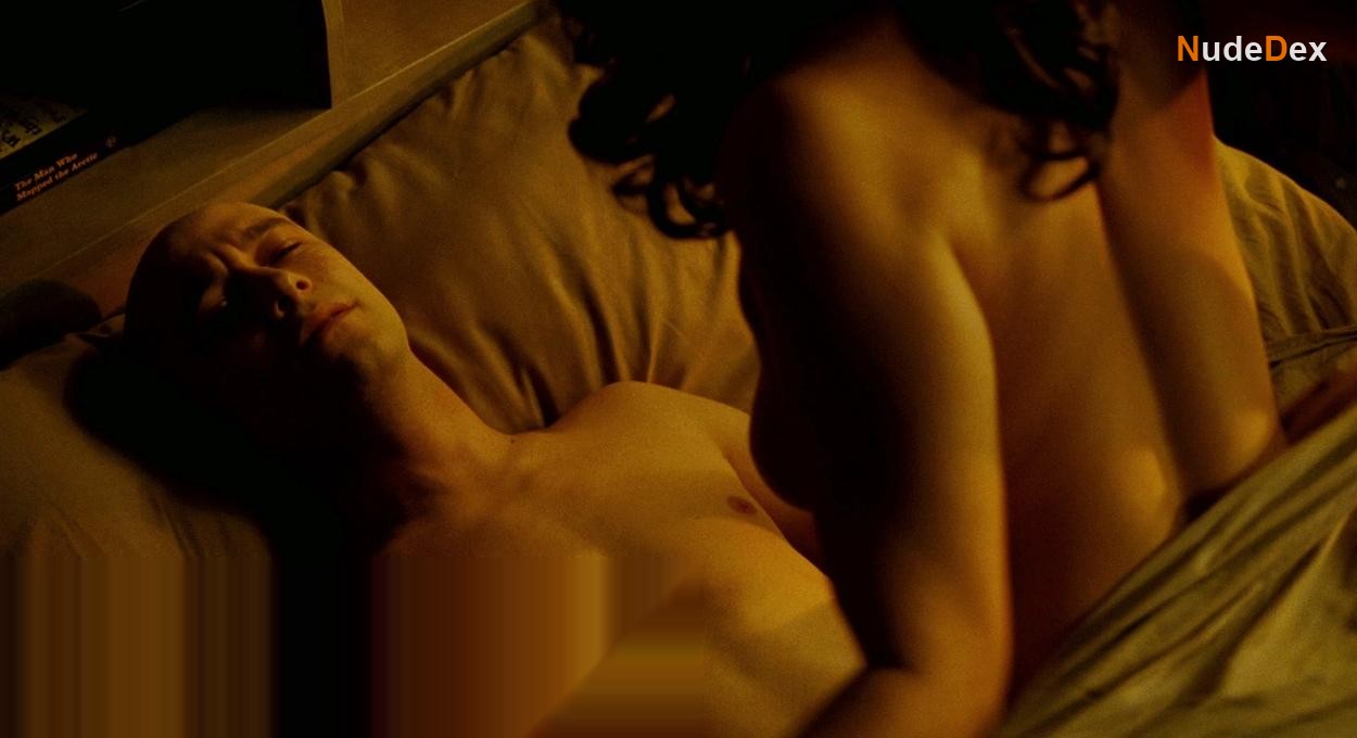 Jessica Parker Kennedy in 50 50, photo 3