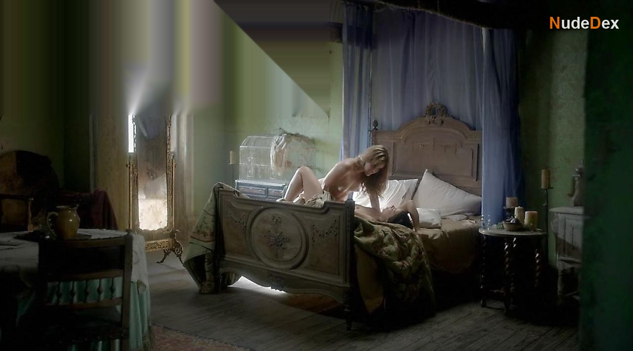 Jessica Parker Kennedy in Black Sails, photo 46