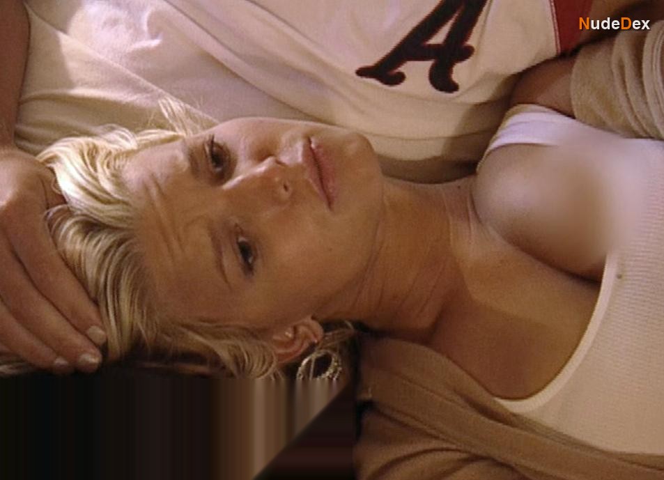 Jessica Simpson in Newlyweds Nick Jessica, photo 21