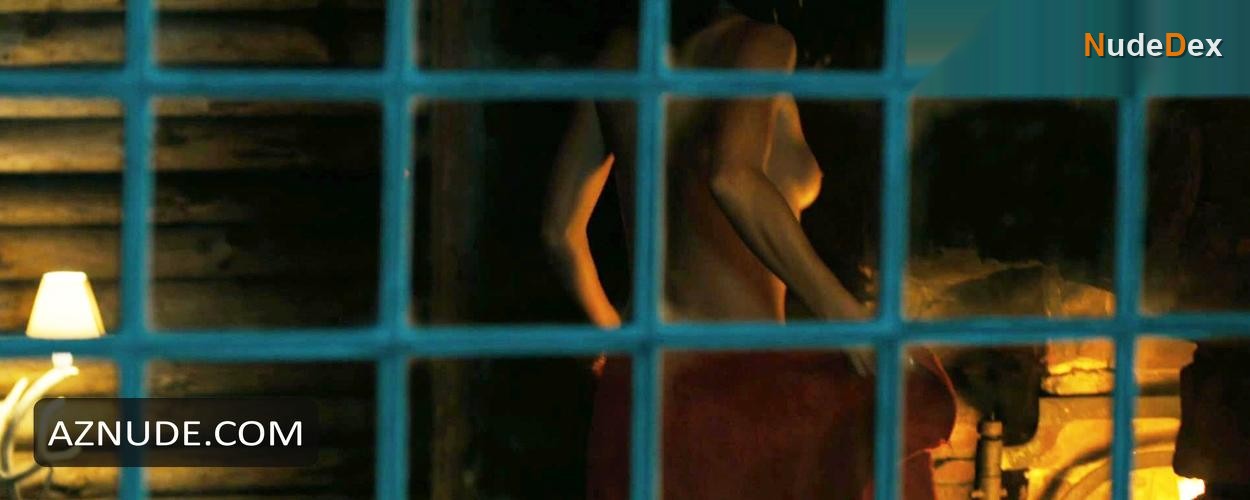 Jessica Szohr in Love Bite, photo 1