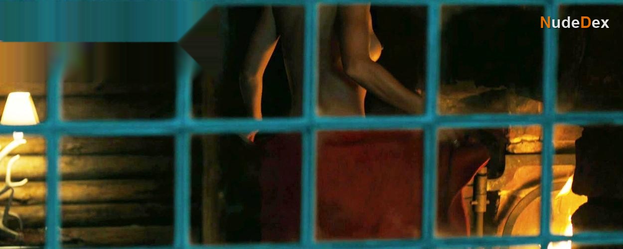 Jessica Szohr in Love Bite, photo 3