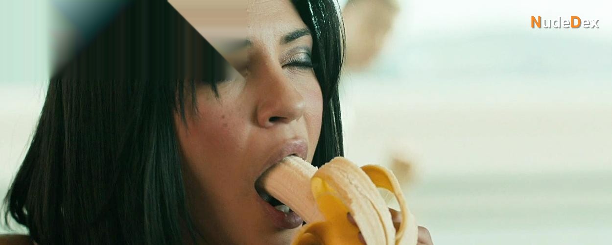 Jessica Szohr in Love Bite, photo 4