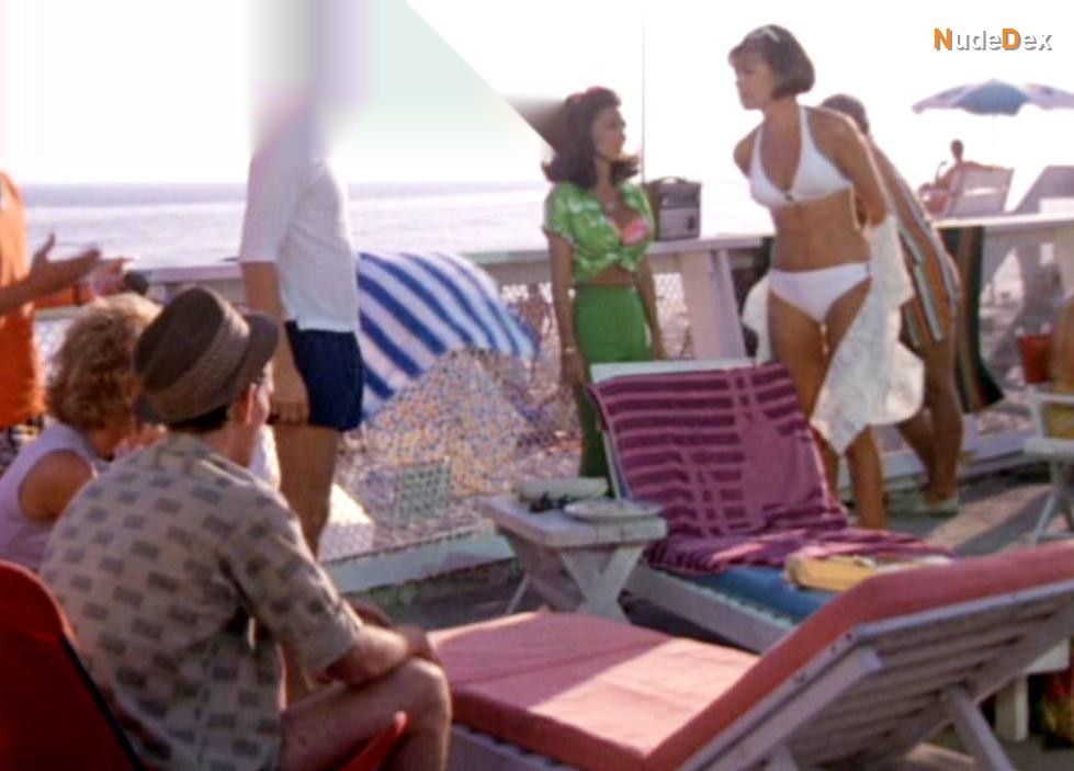 Jessica Walter in The Flamingo Kid, photo 1