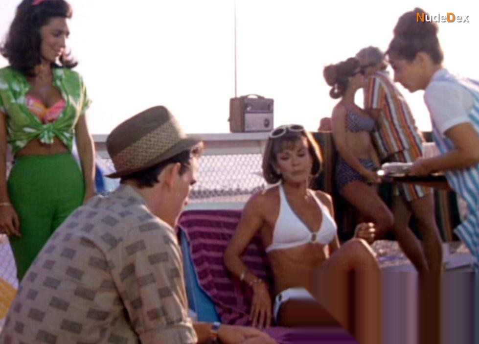 Jessica Walter in The Flamingo Kid, photo 2