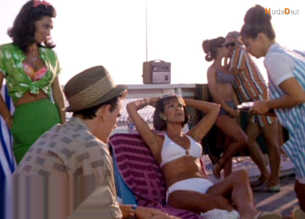 Jessica Walter in The Flamingo Kid, photo 3