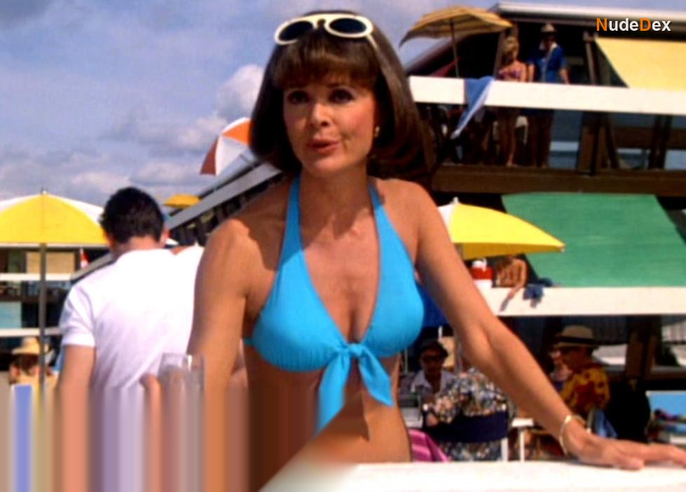 Jessica Walter in The Flamingo Kid, photo 6