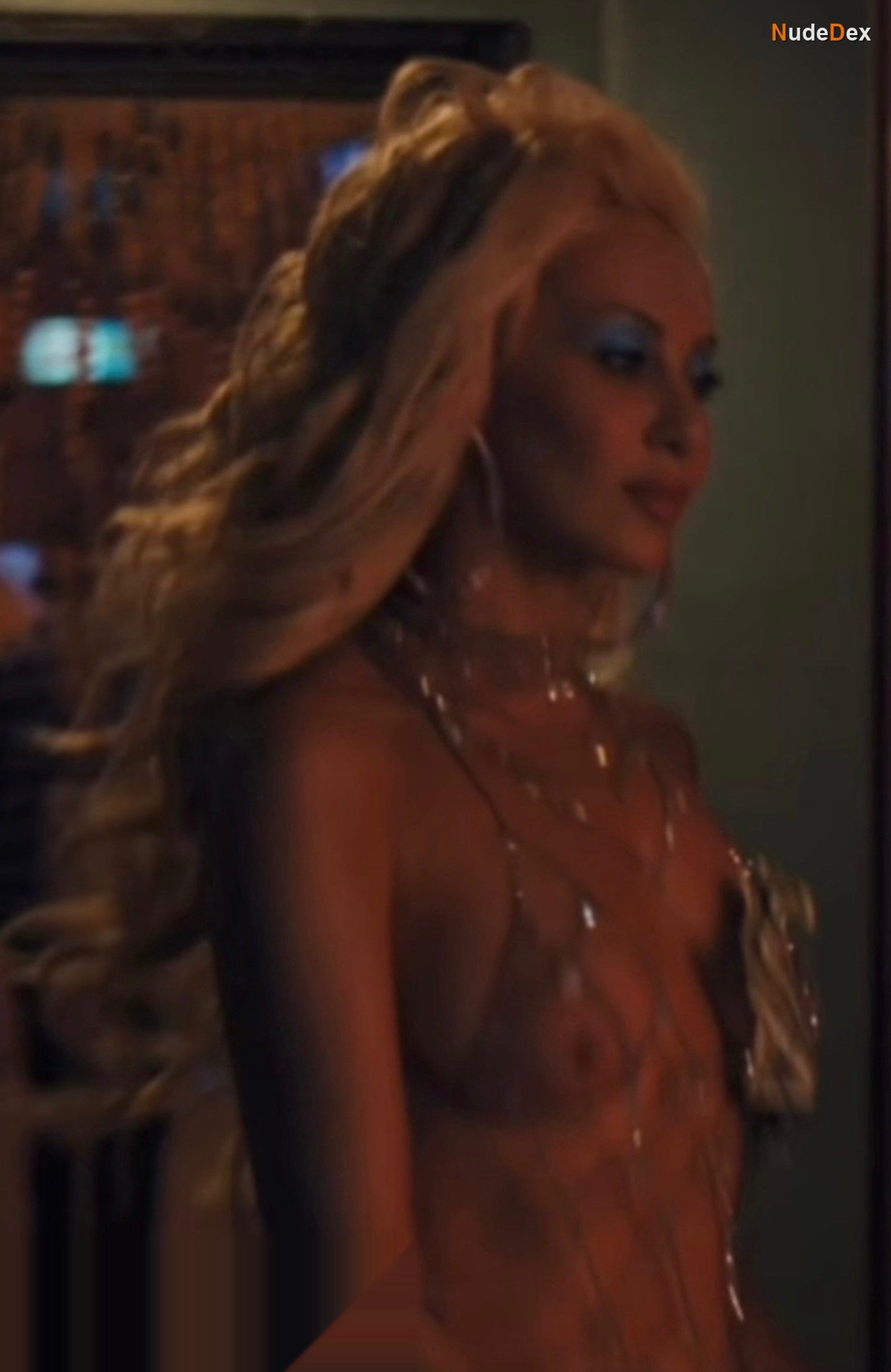 Jewell Farshad in Euphoria, photo 17