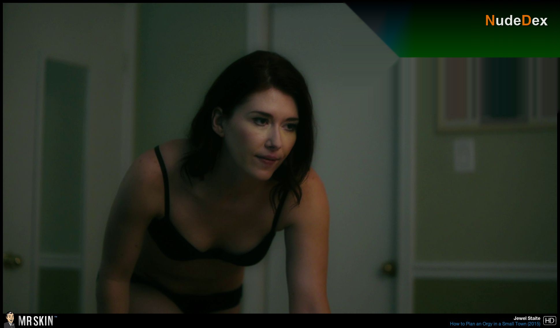 Jewel Staite in How To Plan An Orgy In A Small Town, photo 10