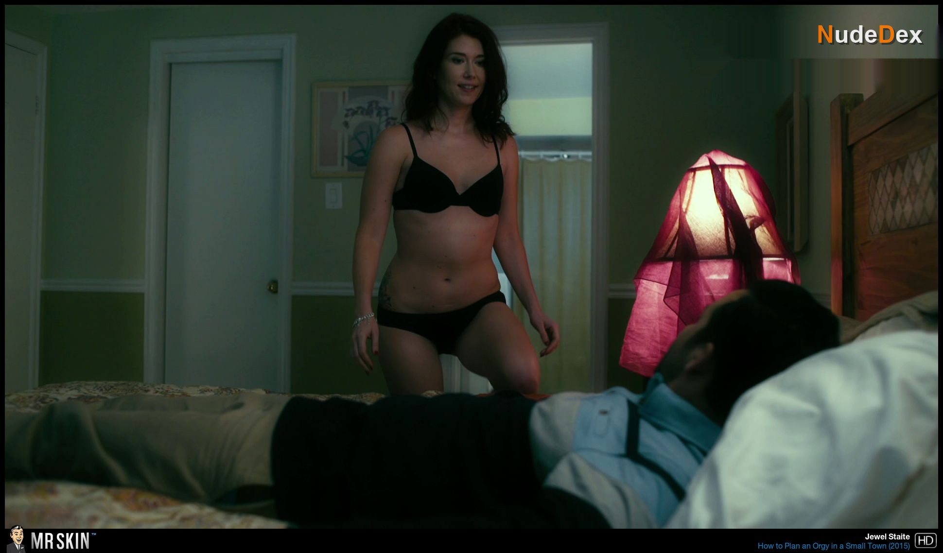 Jewel Staite in How To Plan An Orgy In A Small Town, photo 12