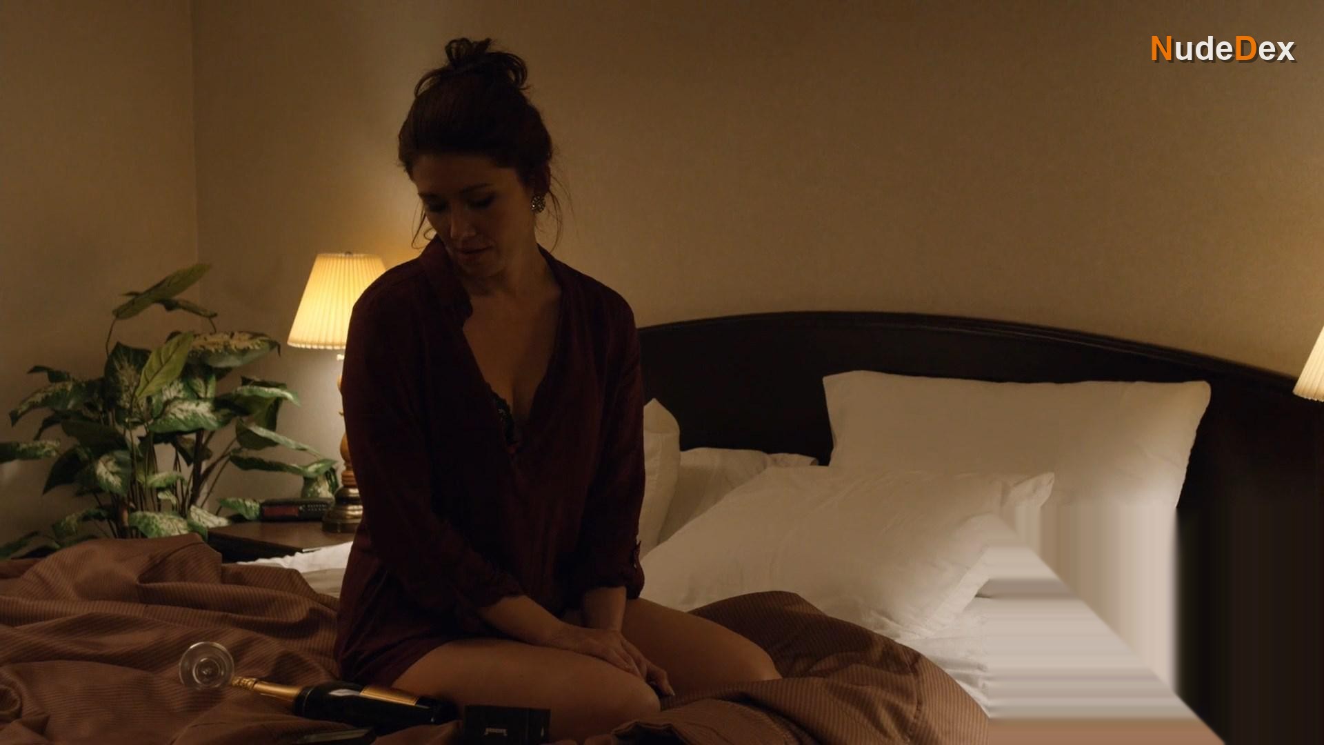 Jewel Staite in Undercover Wife, photo 1