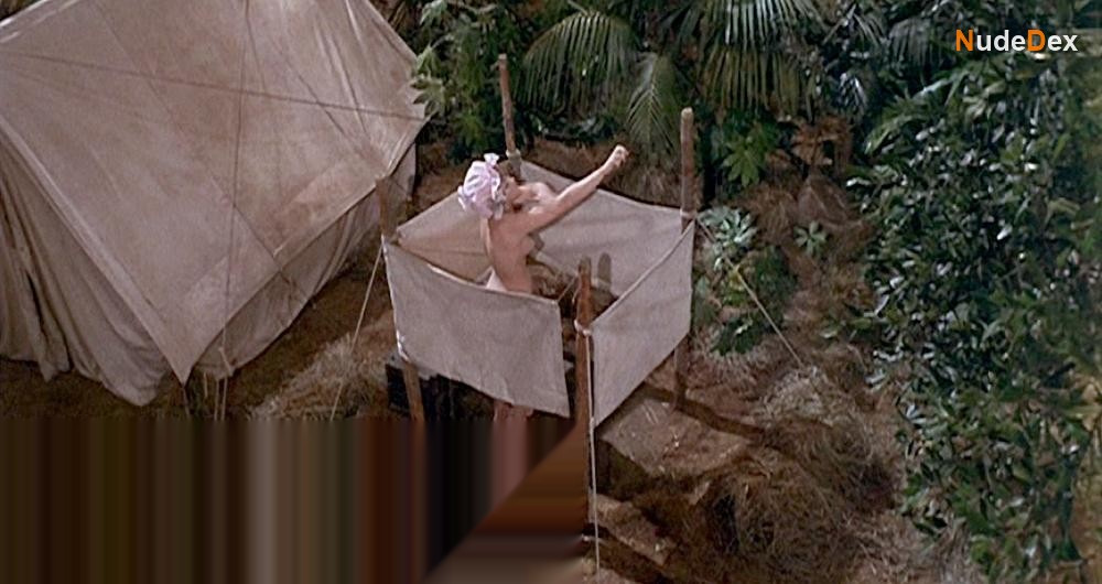 Joan Sims in Carry On Up The Jungle, photo 1