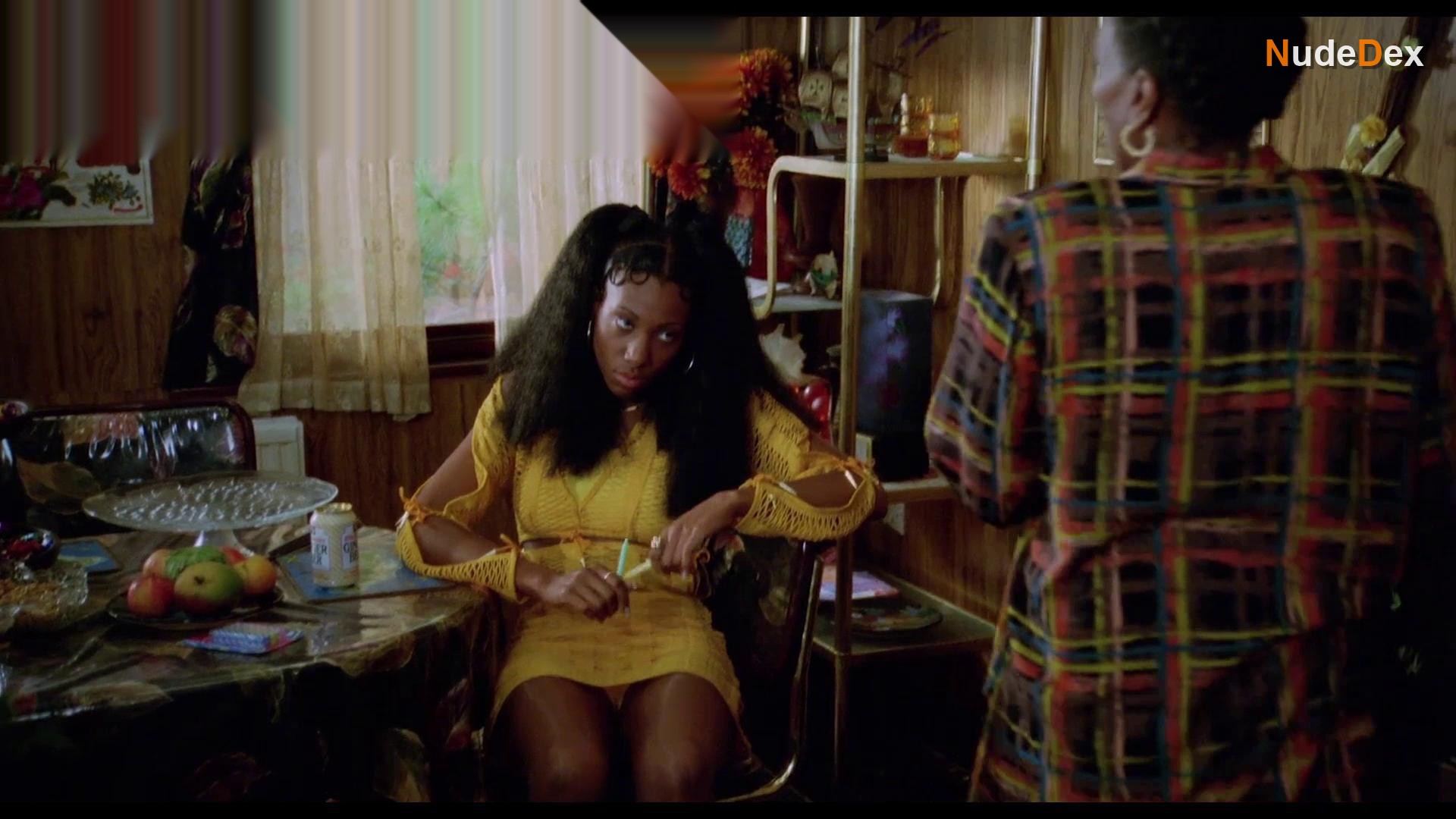 Jocelyn Jee Esien in Babymother, photo 11