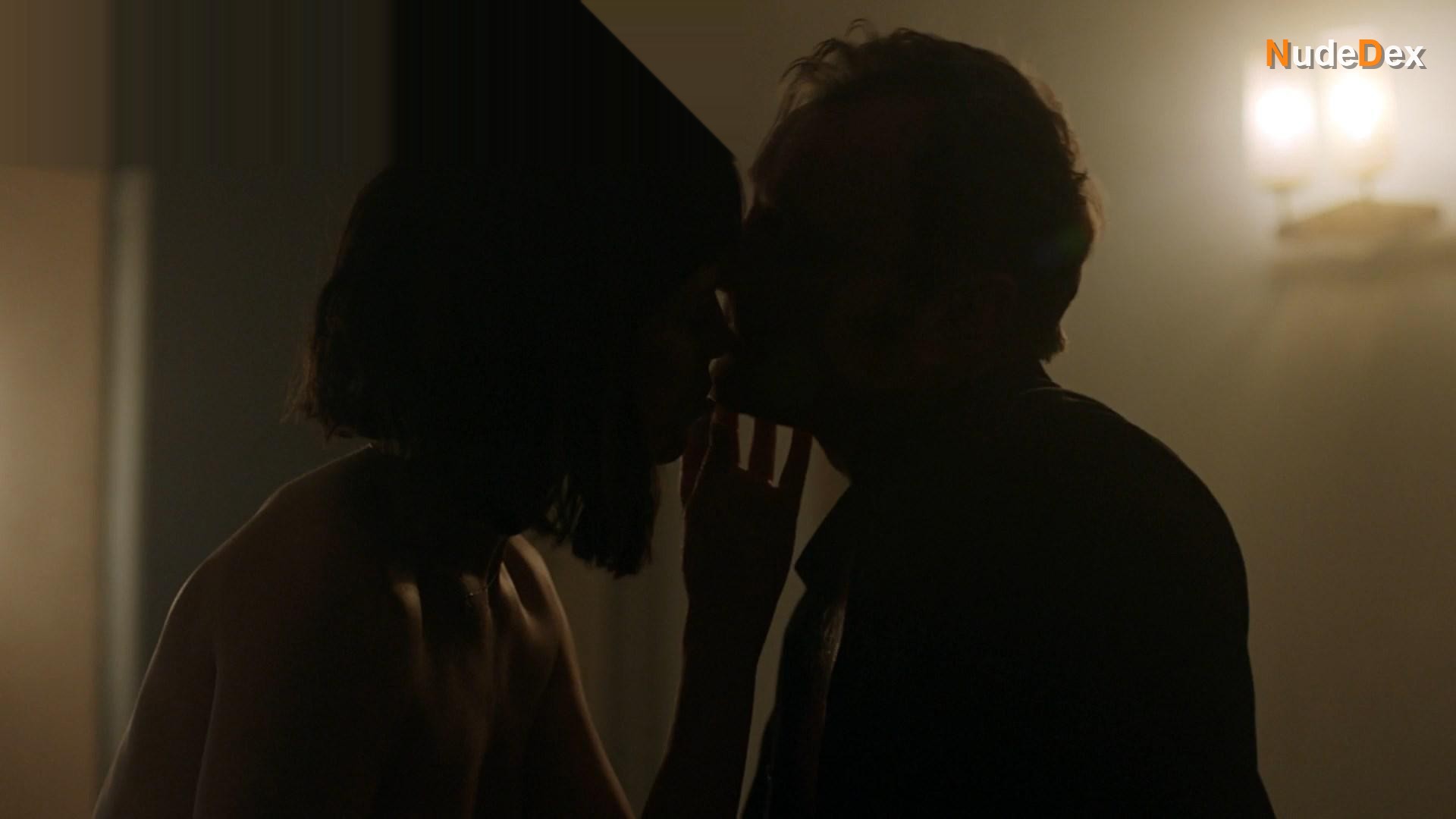 Jodi Balfour in Rellik, photo 3