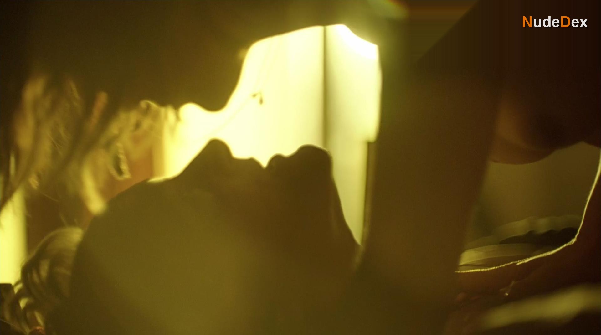 Jodi Balfour in Rellik, photo 19